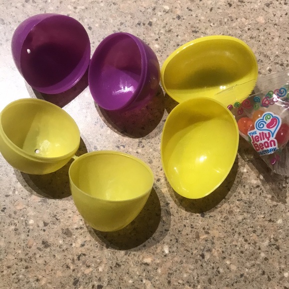 💝FREE when Bundled 💝 Three Plastic Eggs yellow and purple colors - Picture 3 of 5